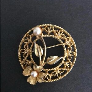 Vintage Gold Floral Brooch with Pearls